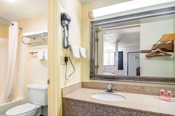 Suite, 1 King Bed, Non Smoking