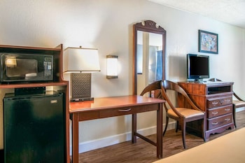 Suite, 1 King Bed, Non Smoking