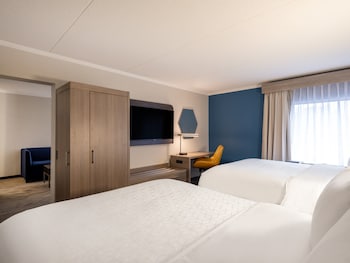 Suite, Multiple Beds