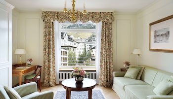 Junior Suite (village side)