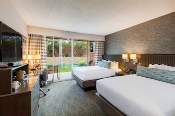 Premier Room, 2 Double Beds