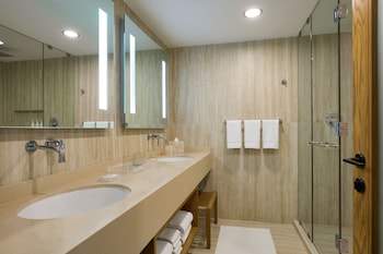 Executive Suite, Junior Suite, 1 King Bed