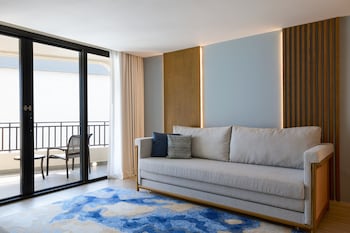 Executive Suite, Junior Suite, 1 King Bed