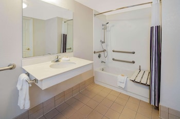 Room, 1 King Bed, Non Smoking (Mobility/Hearing Impaired Accessible)