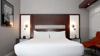 Superior Room, 1 King Bed