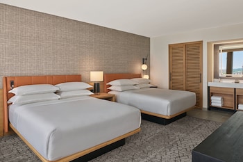 Room, 2 Queen Beds (Mobility/Hearing Access, Roll-In Shwr)