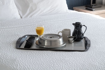 Executive Suite, 1 King Bed with Sofa bed Not pet friendly