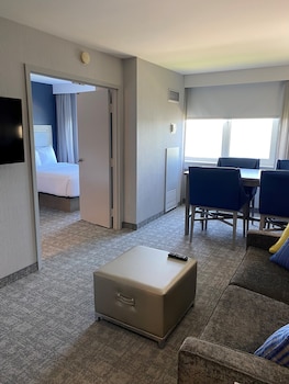 One-Bedroom Suite with Two Double Beds
