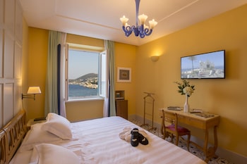 Standard Double or Twin Room, Sea View (Window)