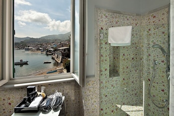 Regina Isabella Suite