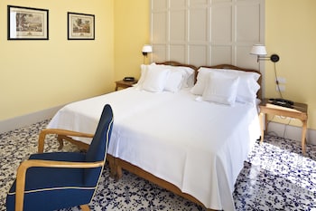 Standard Double or Twin Room, Sea View (Window)