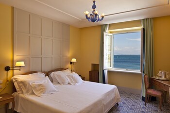 Standard Double or Twin Room, Sea View (Window)