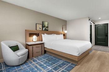 Standard Room, 1 King Bed