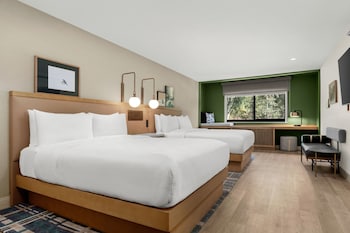 Standard Room, 2 Queen Beds (Mobility/Hearing Accessible, Tub)