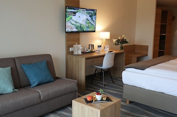 Deluxe Room, 1 Double Bed with Sofa bed, Non Smoking (1 Double Bed and 1 Person Sofa Bed)