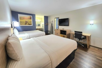 Room, 2 Queen Beds, Non Smoking