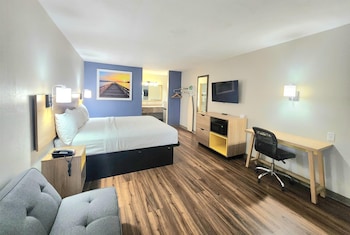 Room, 1 King Bed, Non Smoking