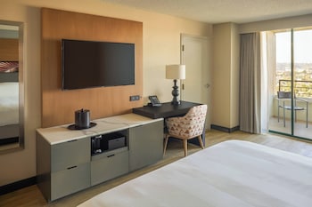 Room, 1 King Bed, Balcony, Pool View