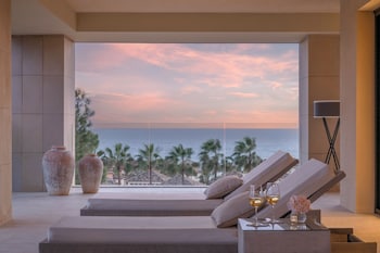 Oasis Suite Sea View