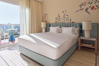 Premium Room (2 Adults + 1 Child)