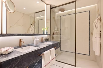 Junior Suite (2 Adults + 1 Child)