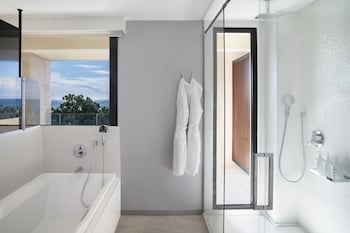 Oasis Suite Sea View