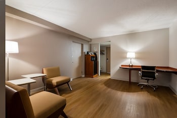 Suite, 1 King Bed, Non Smoking