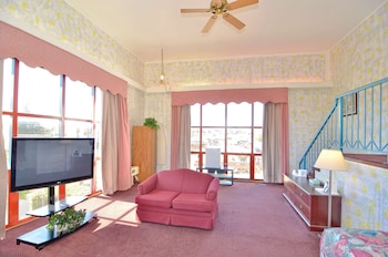 Suite, 1 King Bed, Non Smoking