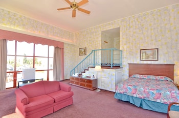 Suite, 1 King Bed, Non Smoking