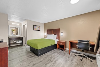 Standard Room, 1 Queen Bed, Non Smoking