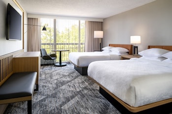 Traditional Room, 2 Queen Beds (Hearing Accessible)