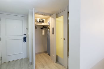Deluxe Room, 2 Queen Beds