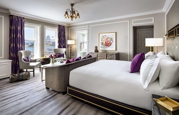Fairmont Gold Harbour View Executive Suite 1 King