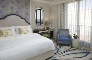 Premium Room, 1 King Bed, Partial Ocean View