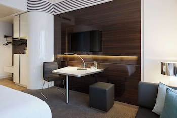 Deluxe Room, 1 Queen Bed