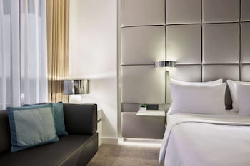 Deluxe Room, 1 Queen Bed