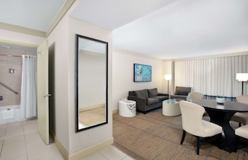 Suite, 1 King Bed, Non Smoking