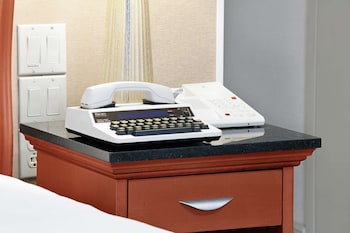 Room, 1 King Bed, Accessible (Hearing)
