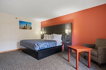 Premium Room, 1 King Bed, Courtyard View