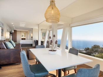 Sunset Suite, 1 Queen Bed with Sofa bed, Ocean View