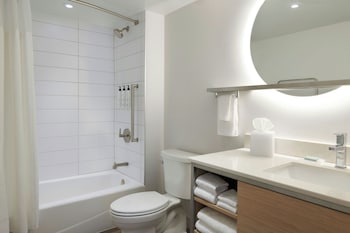 Studio, 2 Queen Beds, City View