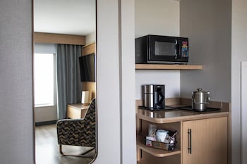 Club Suite, 1 King Bed with Sofa bed