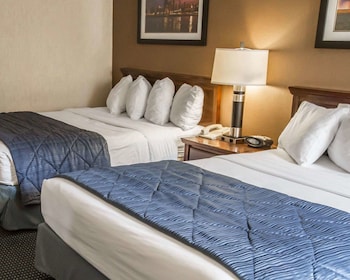 Standard Room, 2 Queen Beds, Non Smoking