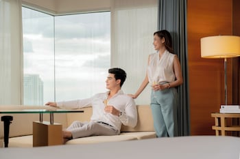 Premium Room, 1 King Bed, Non Smoking, City View (Club Lounge Access)