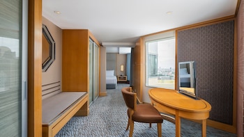 Premium Room, 1 King Bed, City View