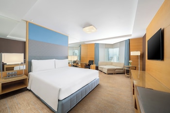 Premium Room, 1 King Bed, Non Smoking, City View (Club Lounge Access)
