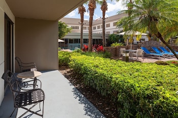 Suite, 1 Bedroom, Patio, Pool View