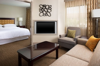 Suite, 1 Bedroom, Pool View