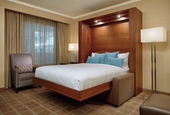 Premium Suite, 1 King + 1 Queen Murphy Bed