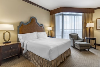 Executive Suite, 1 Bedroom, Accessible (1 King Bed, Roll-in Shower)